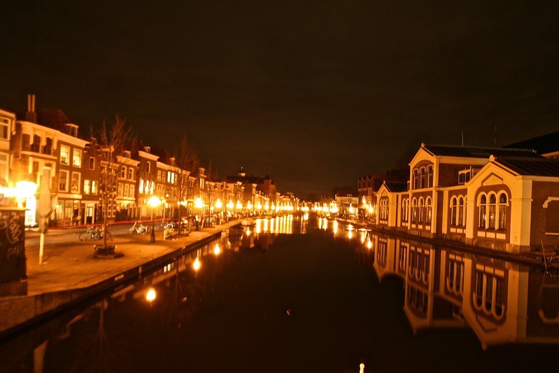 Things to do in Leiden include walking in the city in the night.