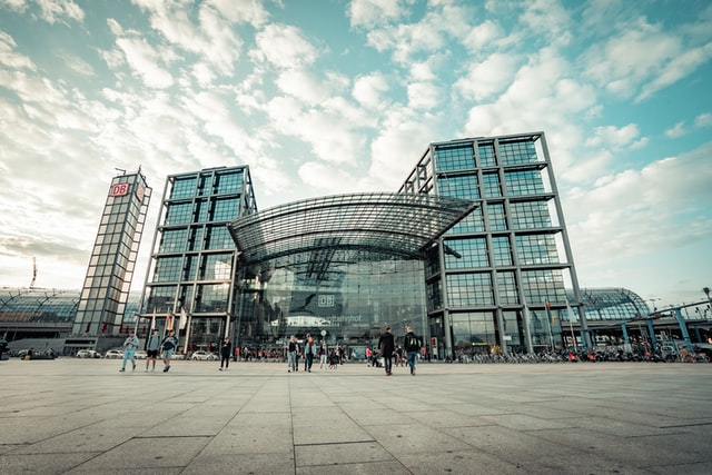 We see many sights during one week Eastern Europe tour package from Netherlands.