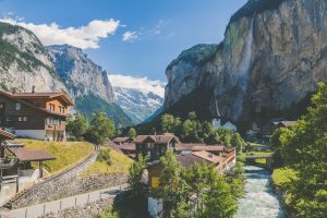 Switzerland tour packages from Netherlands, either with train or bus.
